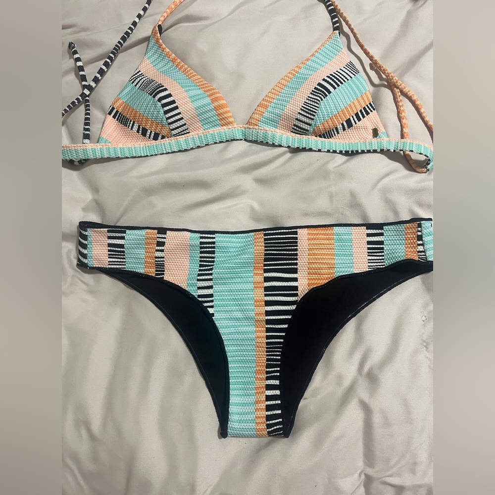 Rip curl bikini, large bottom medium top